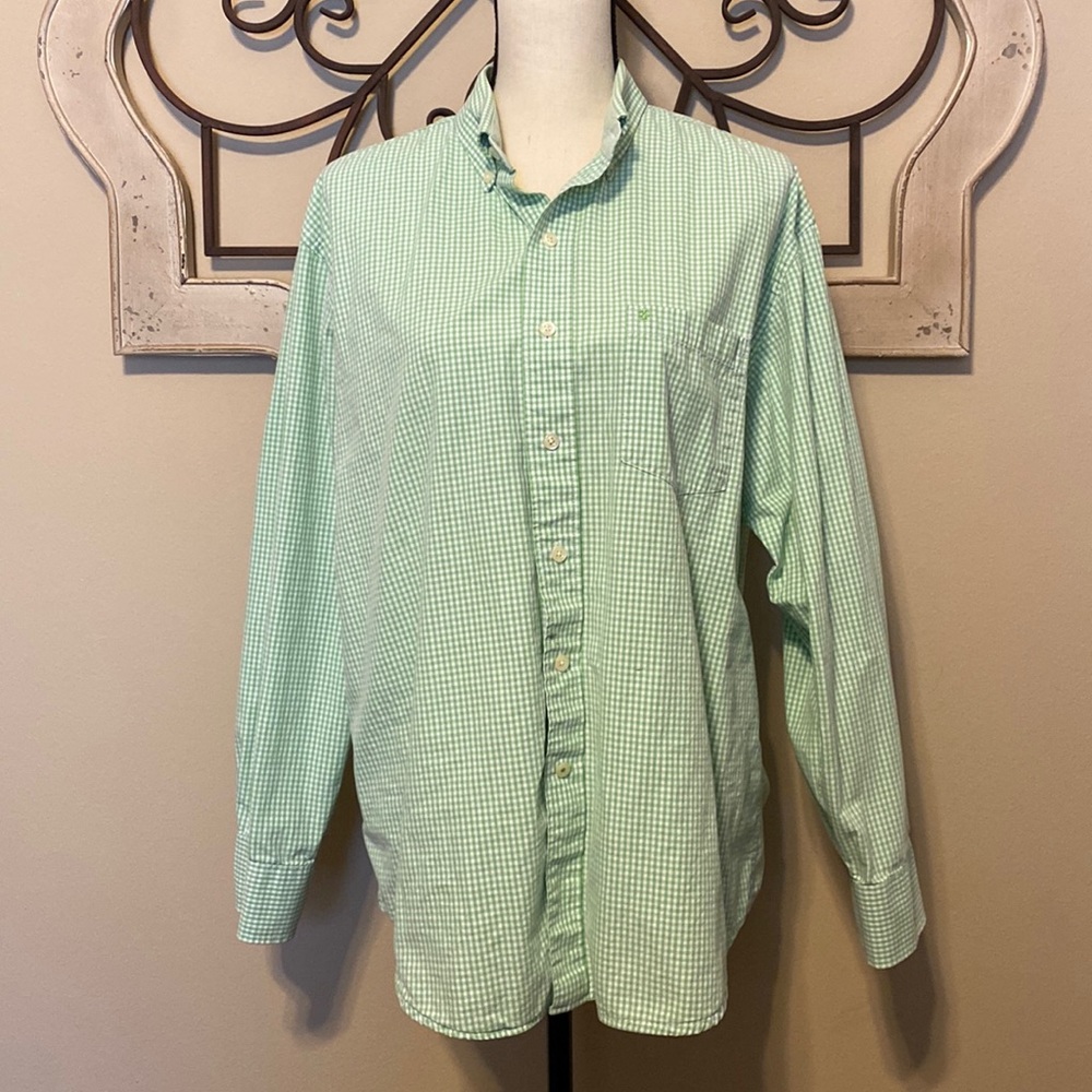 Men’s Izod long sleeve button up dress shirt